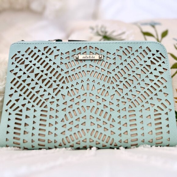NWOT Mint Green Stella & Dot Double Zip Clutch w/Laser Cut Design - Picture 1 of 9